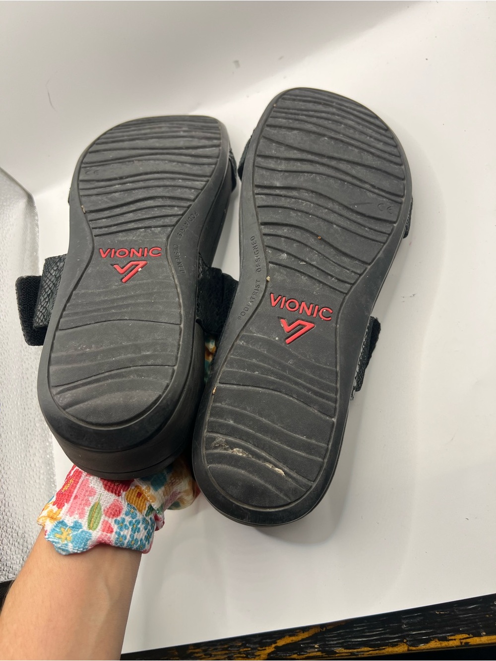 Vionic Black‎ Textured Strap Sandals - Picture 8 of 9